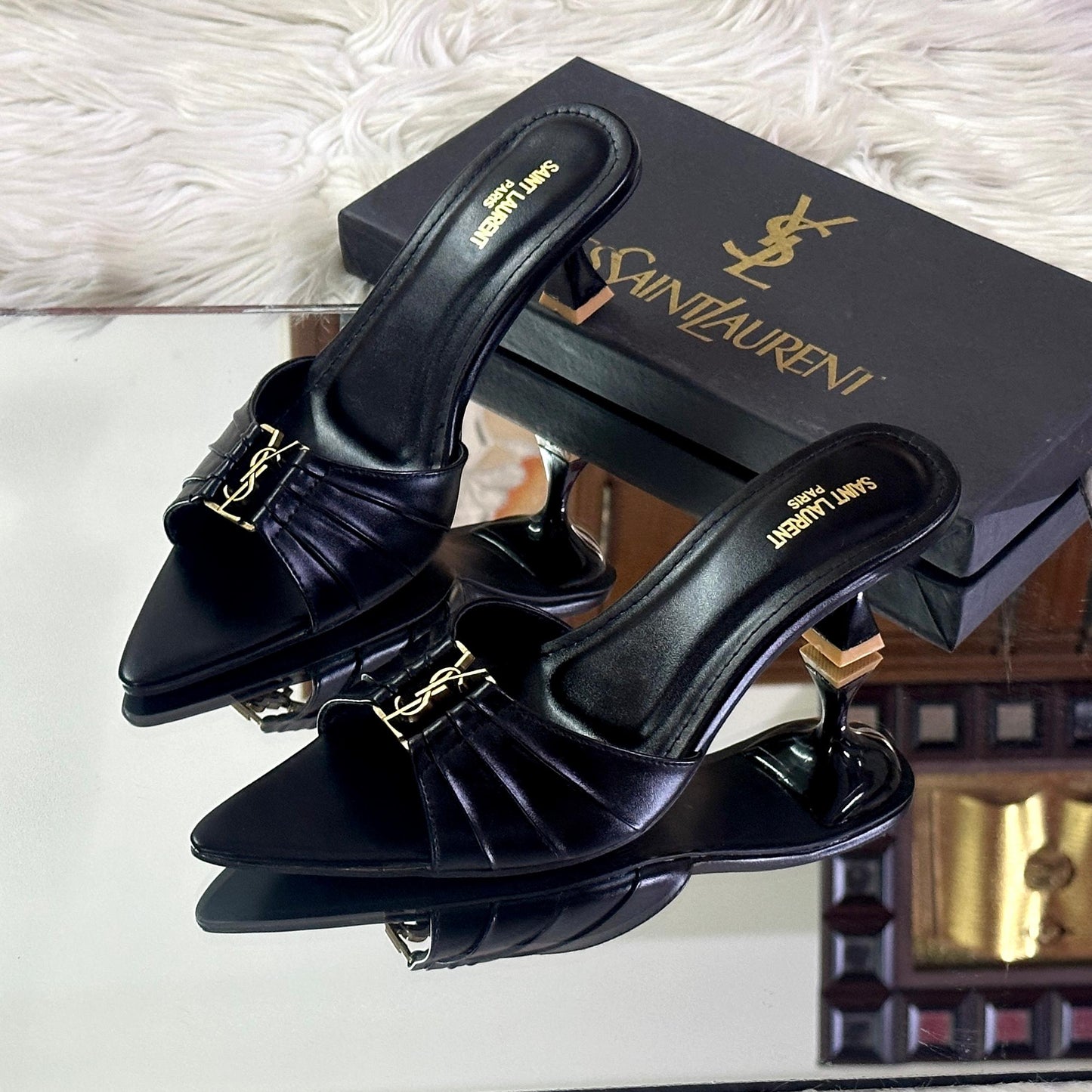 Saint Laurent closed toe heel