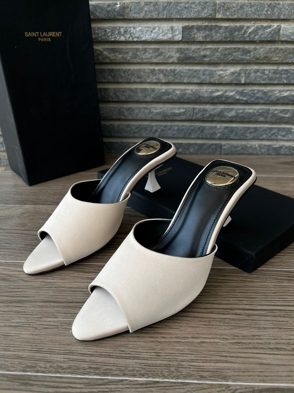 Plain laurent heels