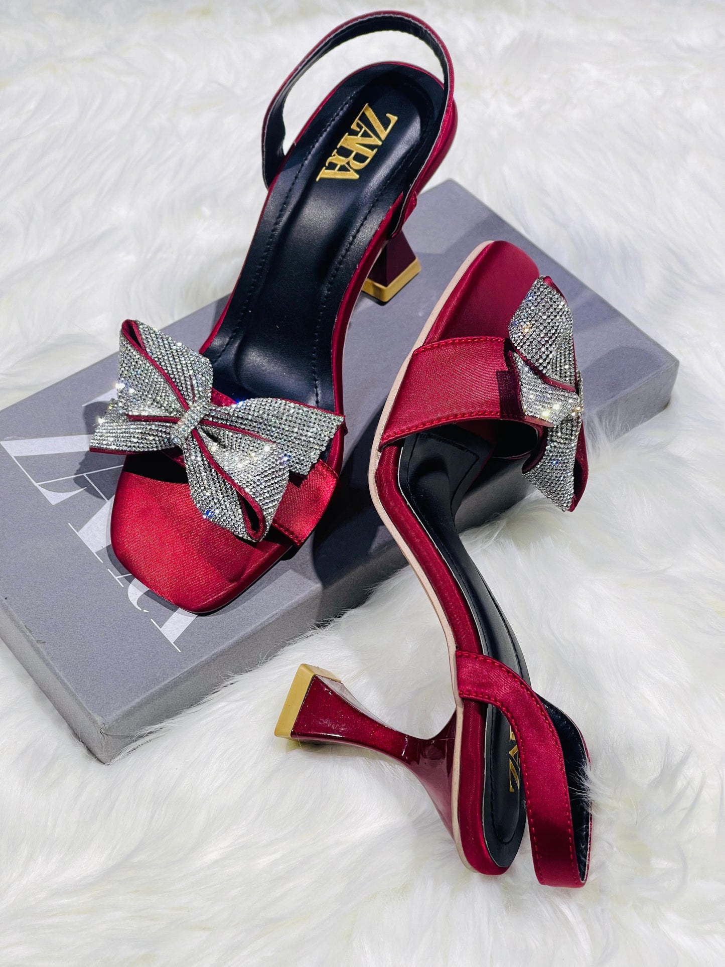 Zara Bow