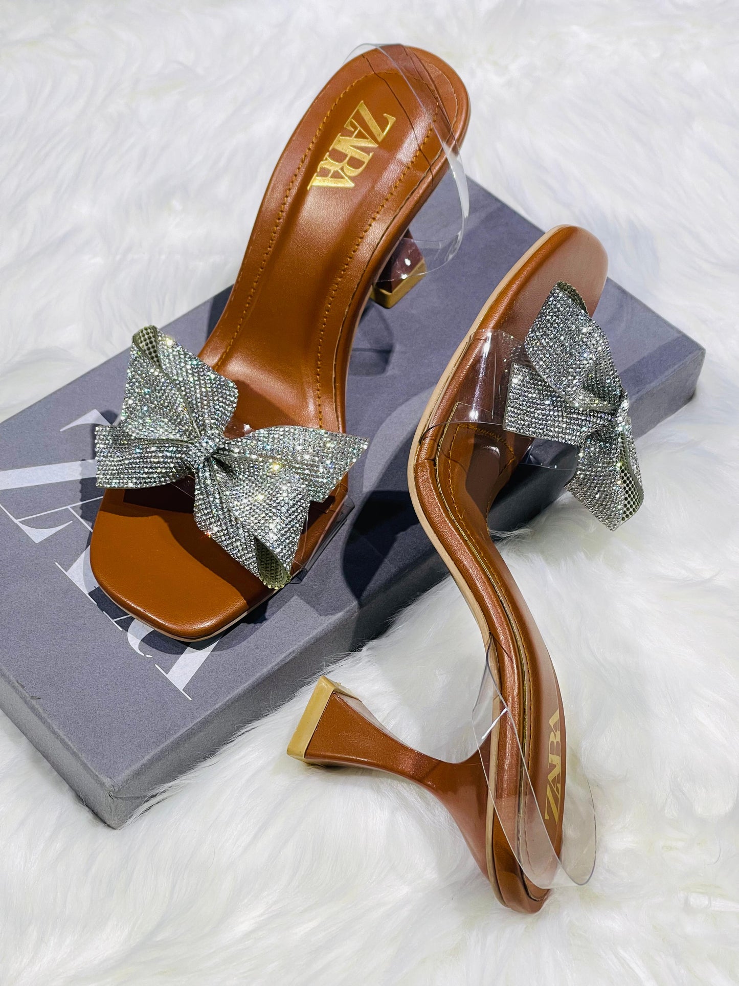 Zara Bow