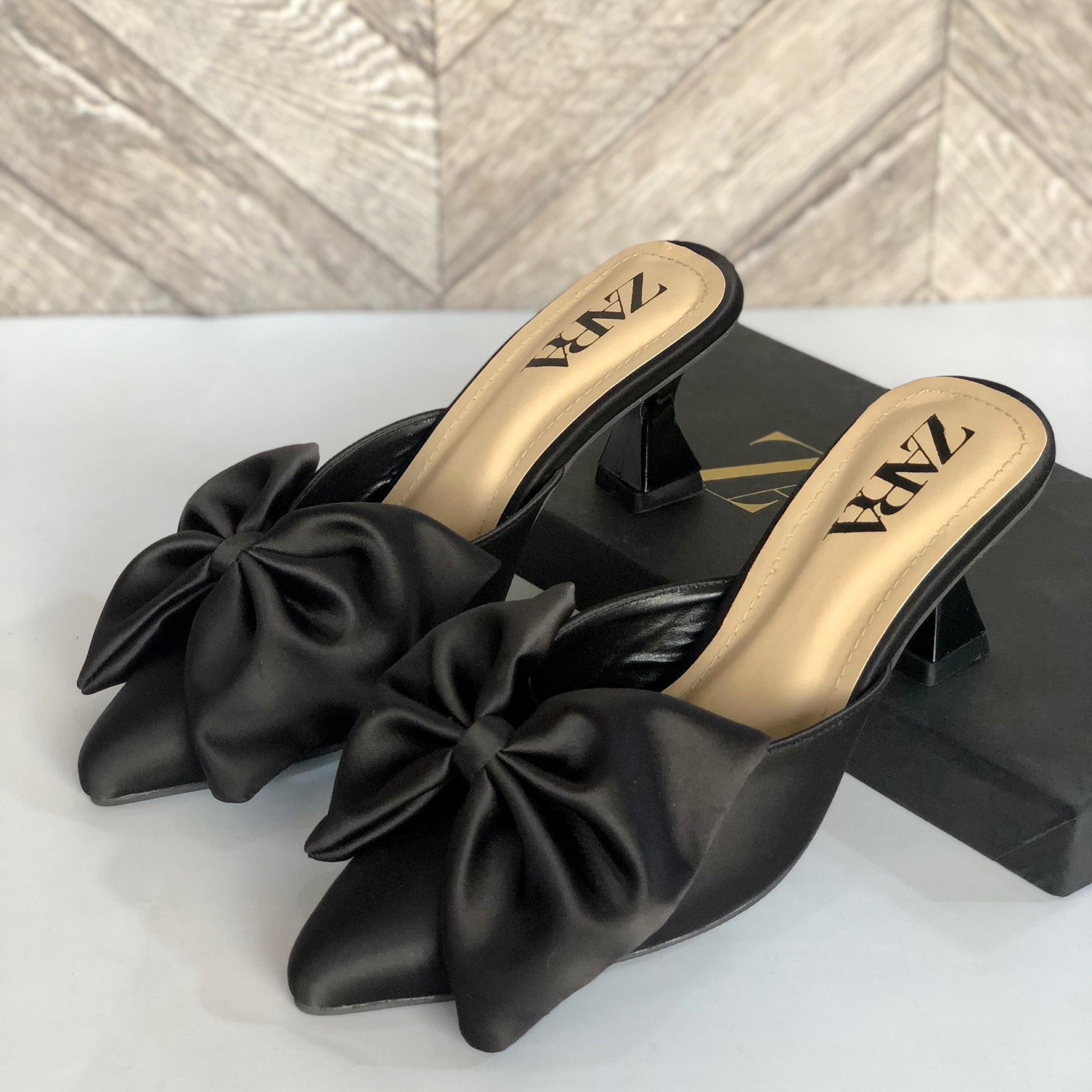 Zara leather bow - Comfy