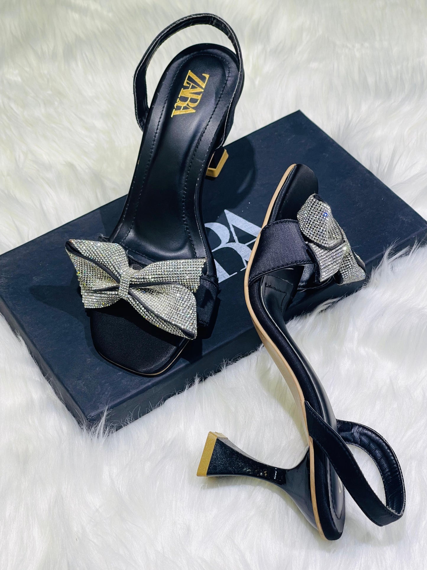 Zara Bow