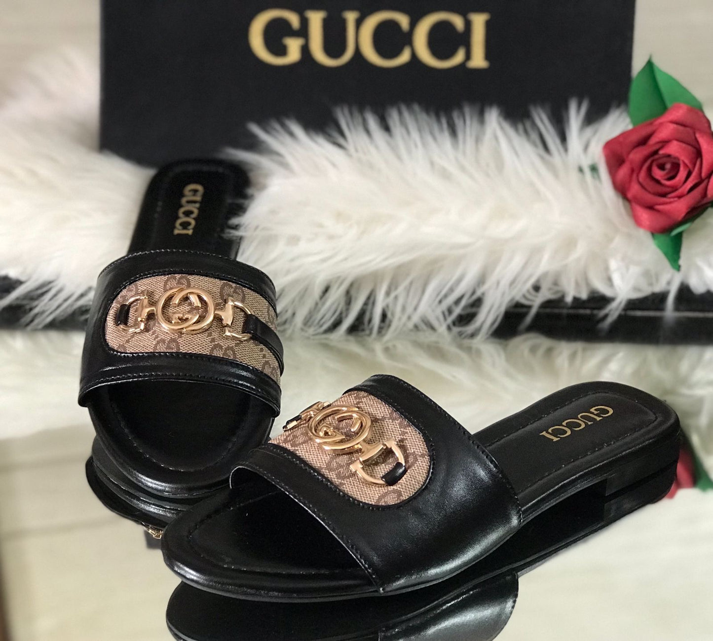 GG buckle flats