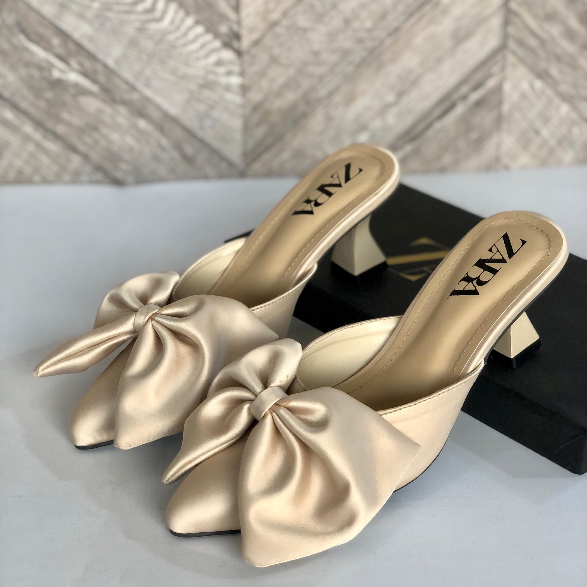 Zara leather bow - Comfy