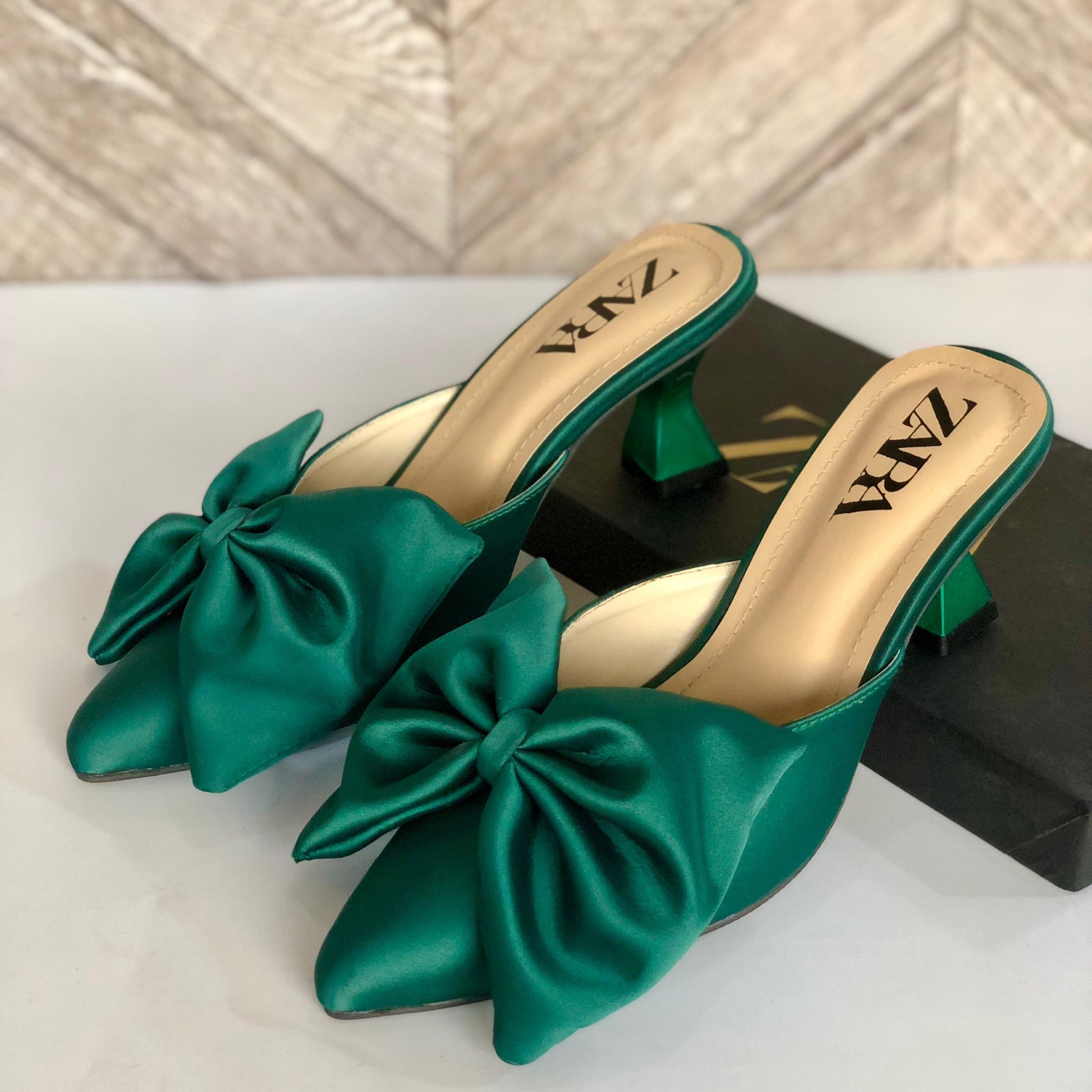 Zara leather bow - Comfy