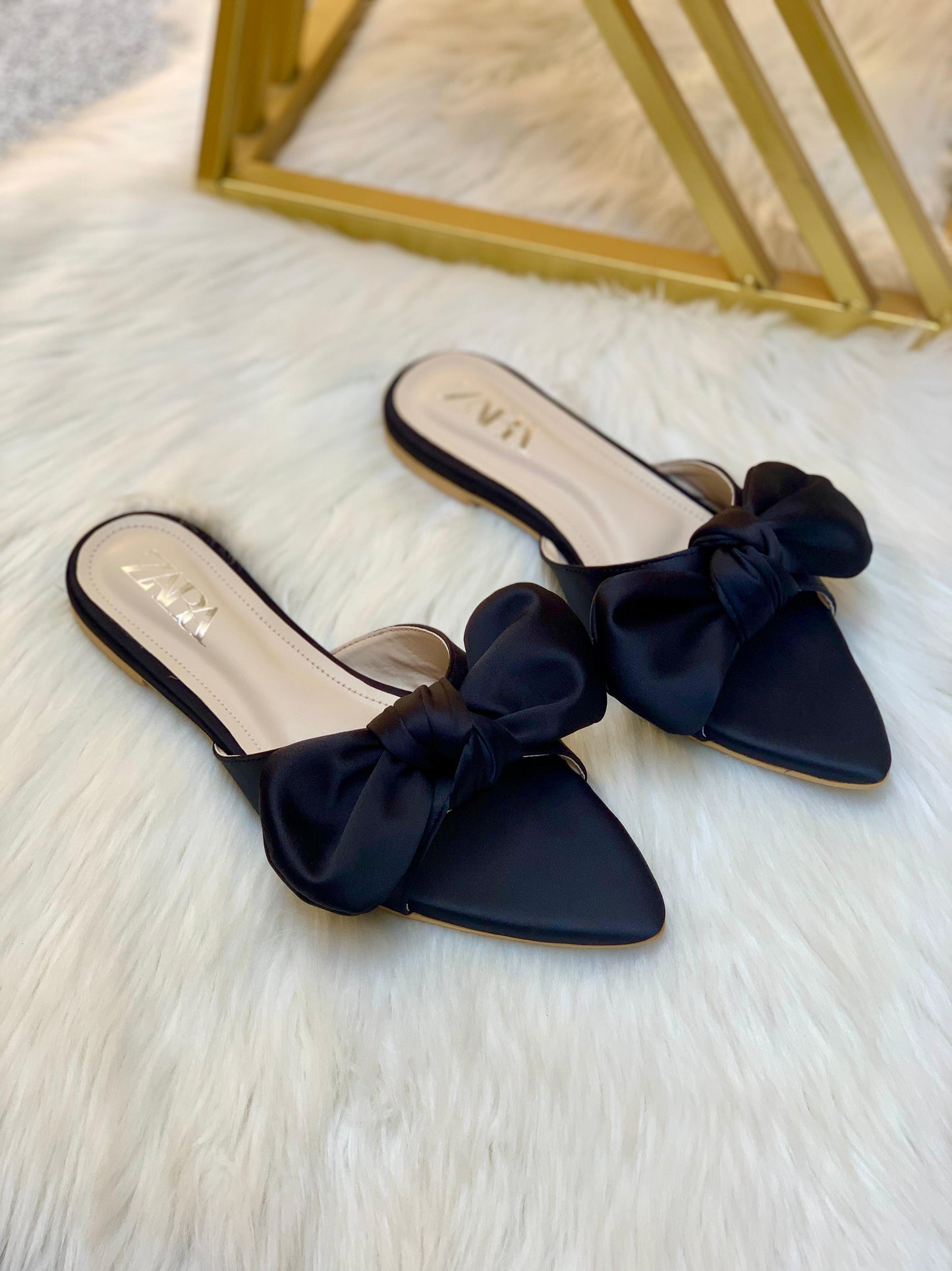 Tie bow flats