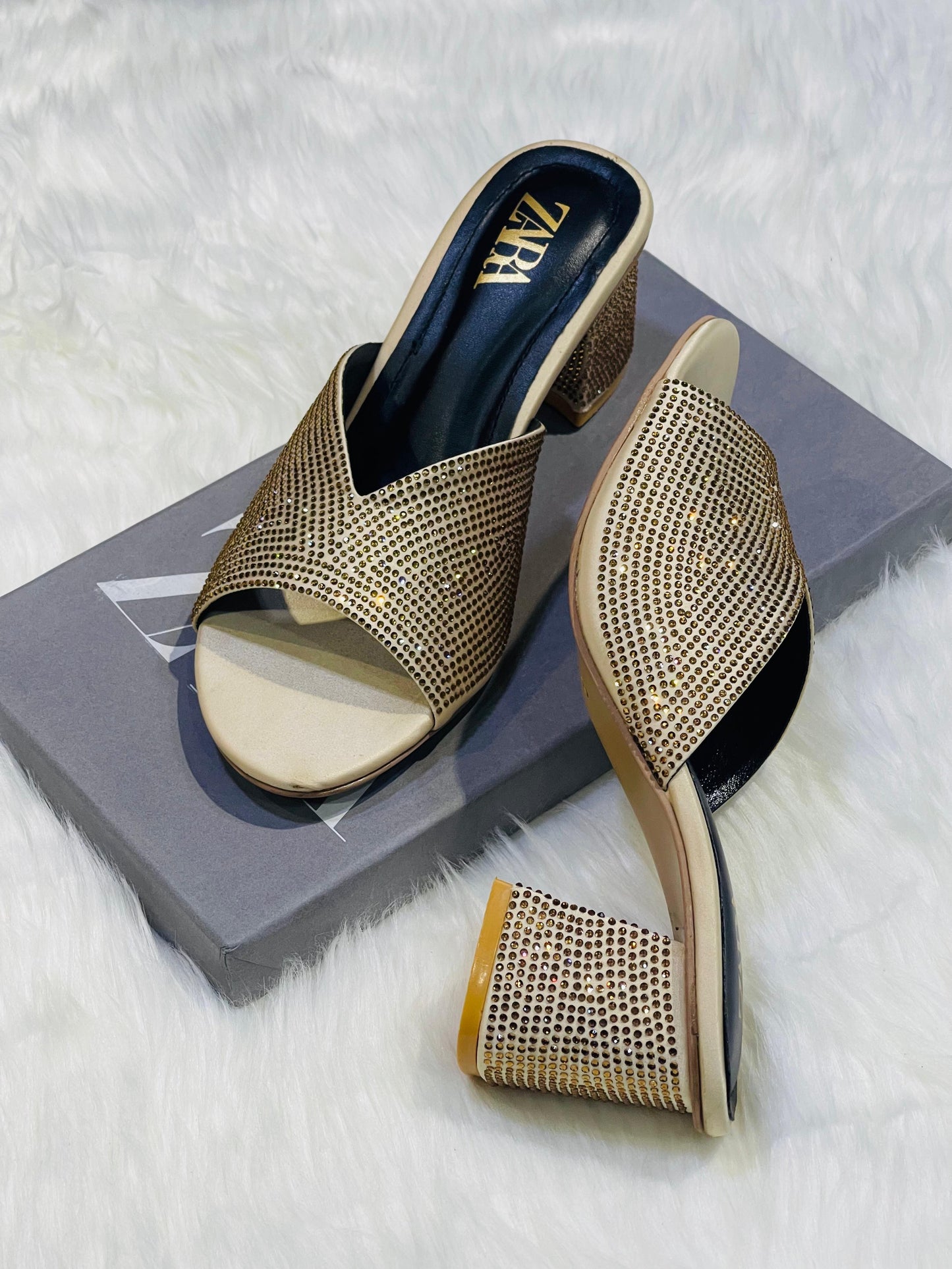 Stone block heel