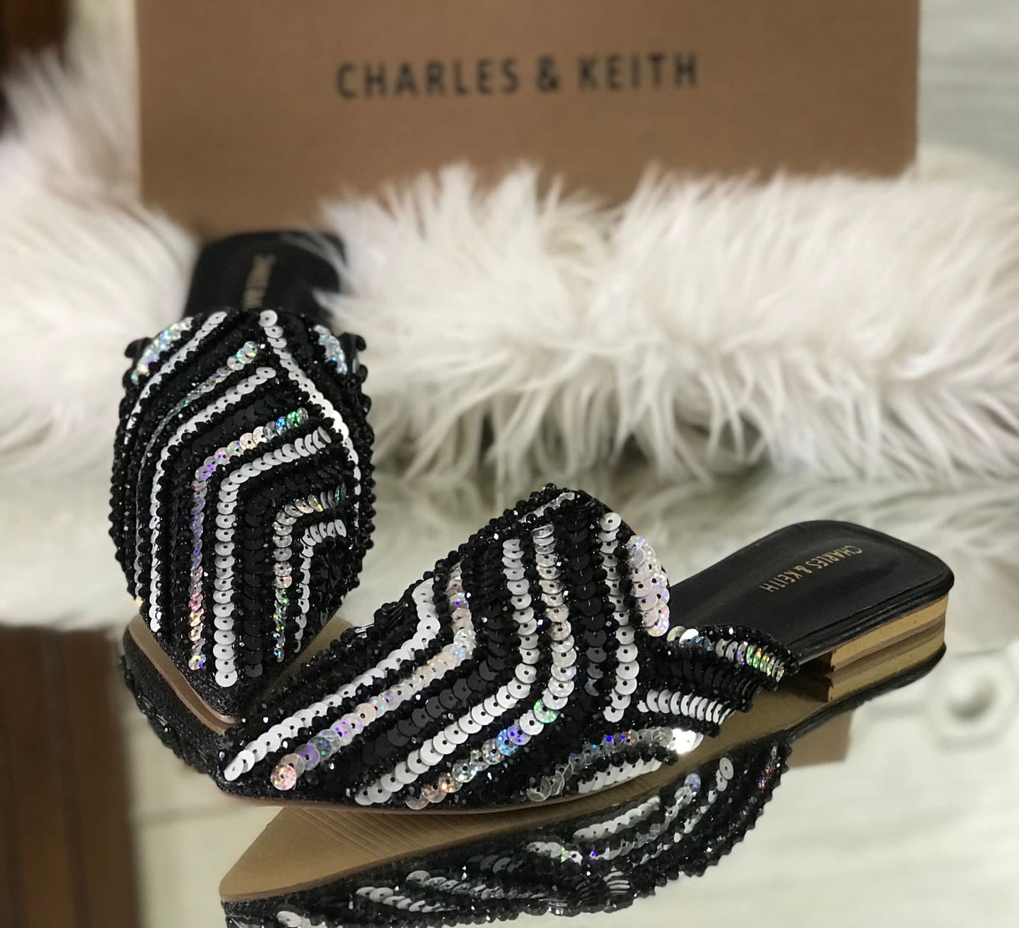 CK fancy pumps
