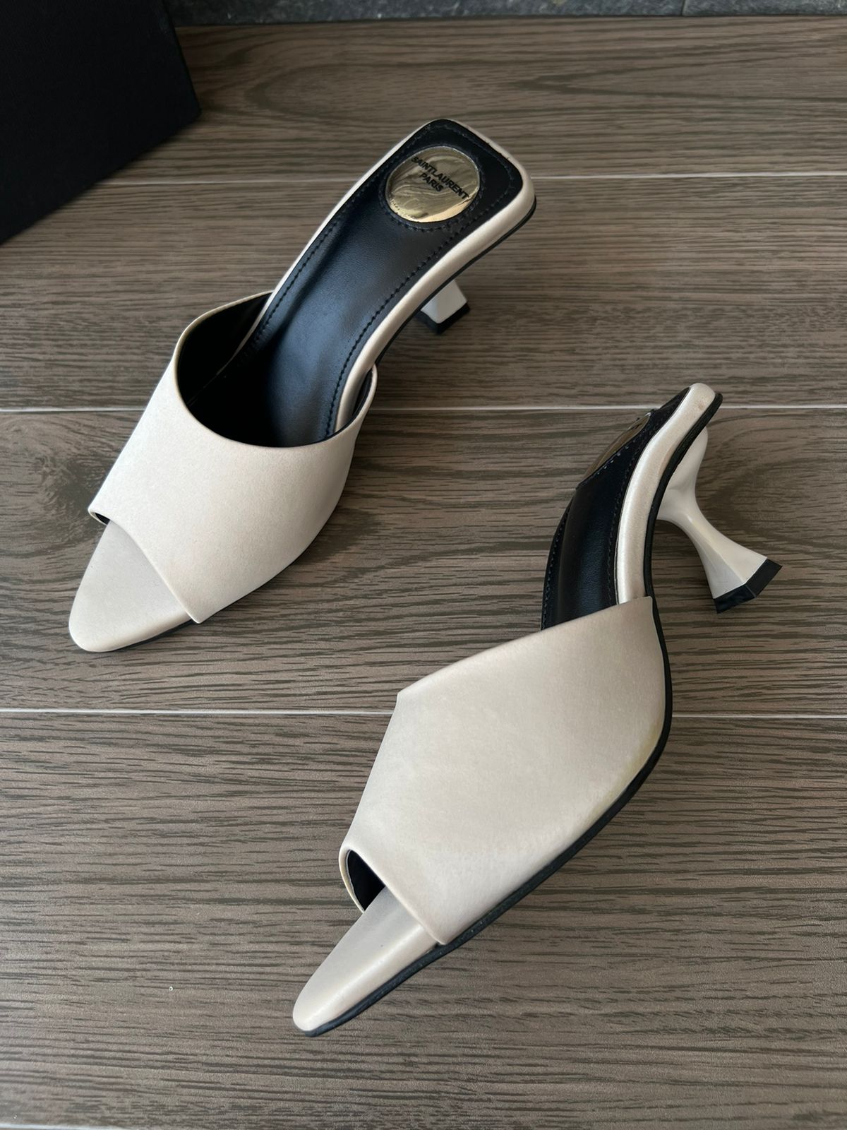 Plain laurent heels