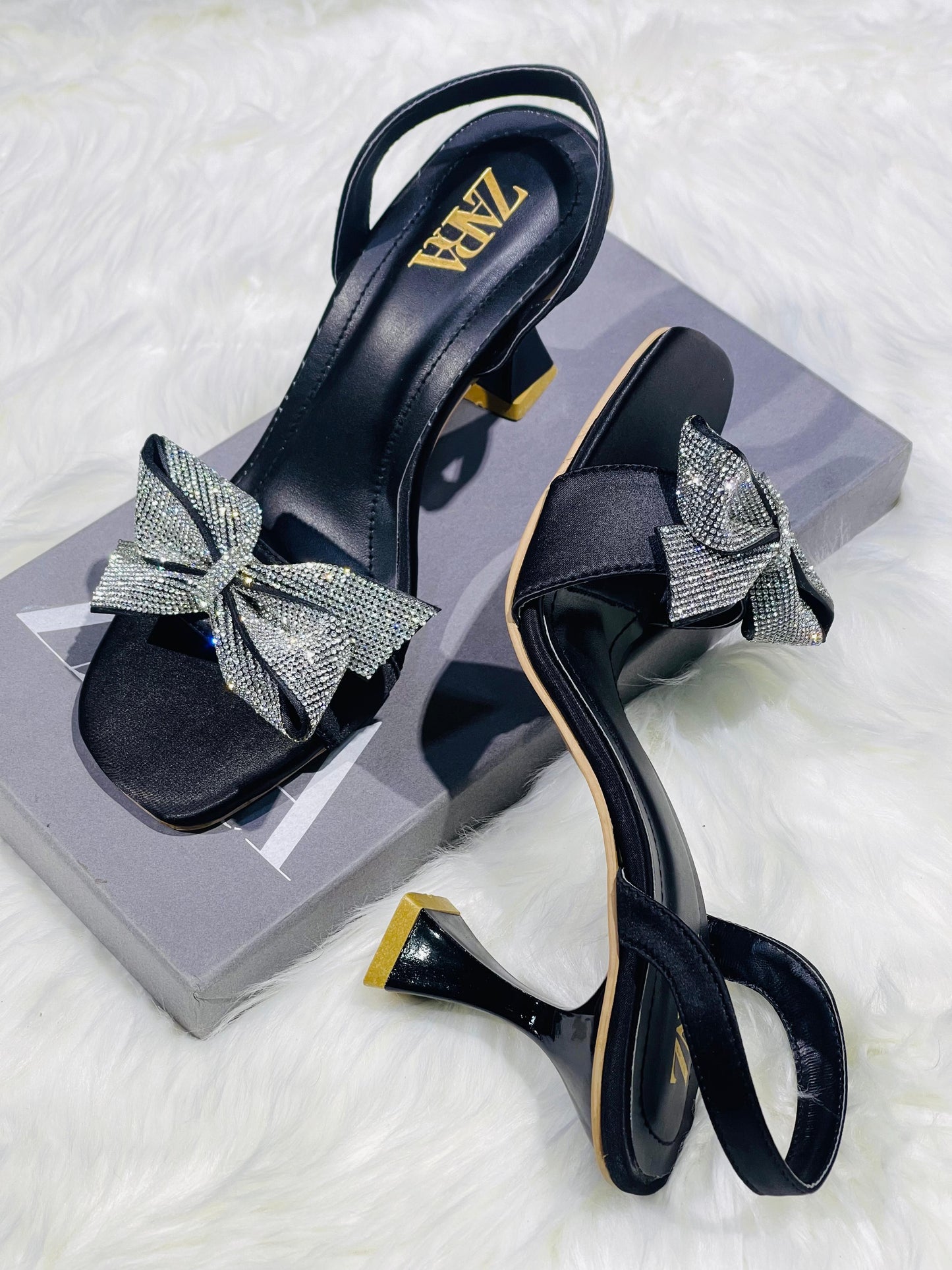 Zara Bow